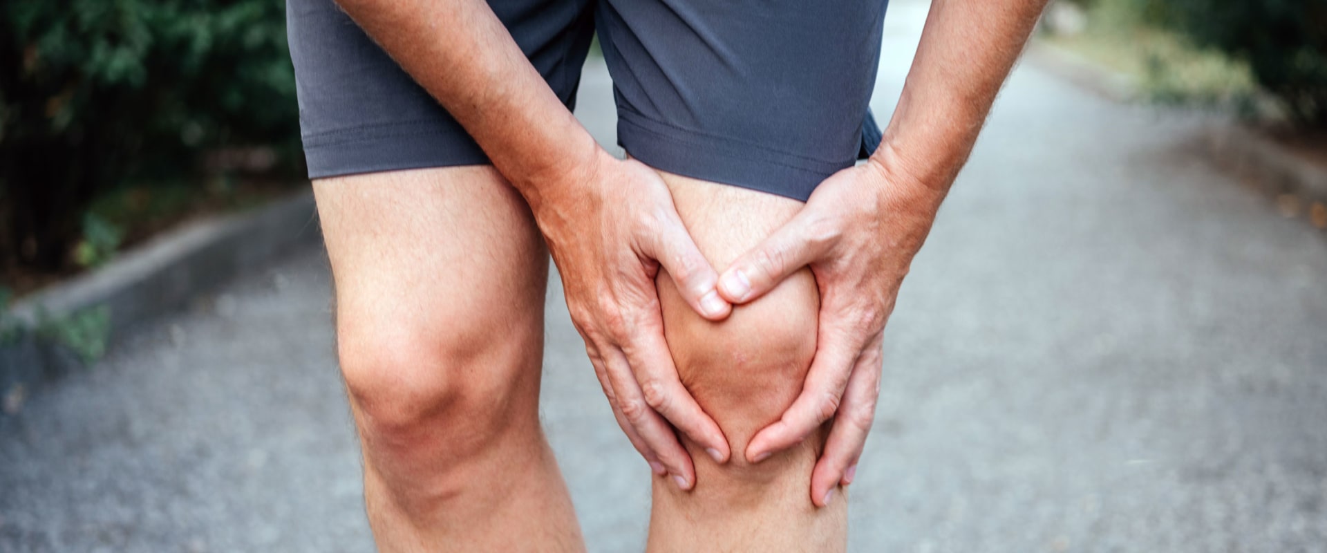 What harms the knees the most?