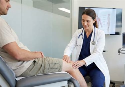 What doctor is best for knee pain?