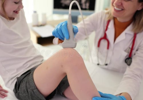 How is knee pain diagnosed in children?